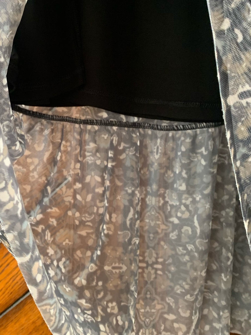 Canyon Retreat black print tiered skirt size medium - Picture 3 of 12